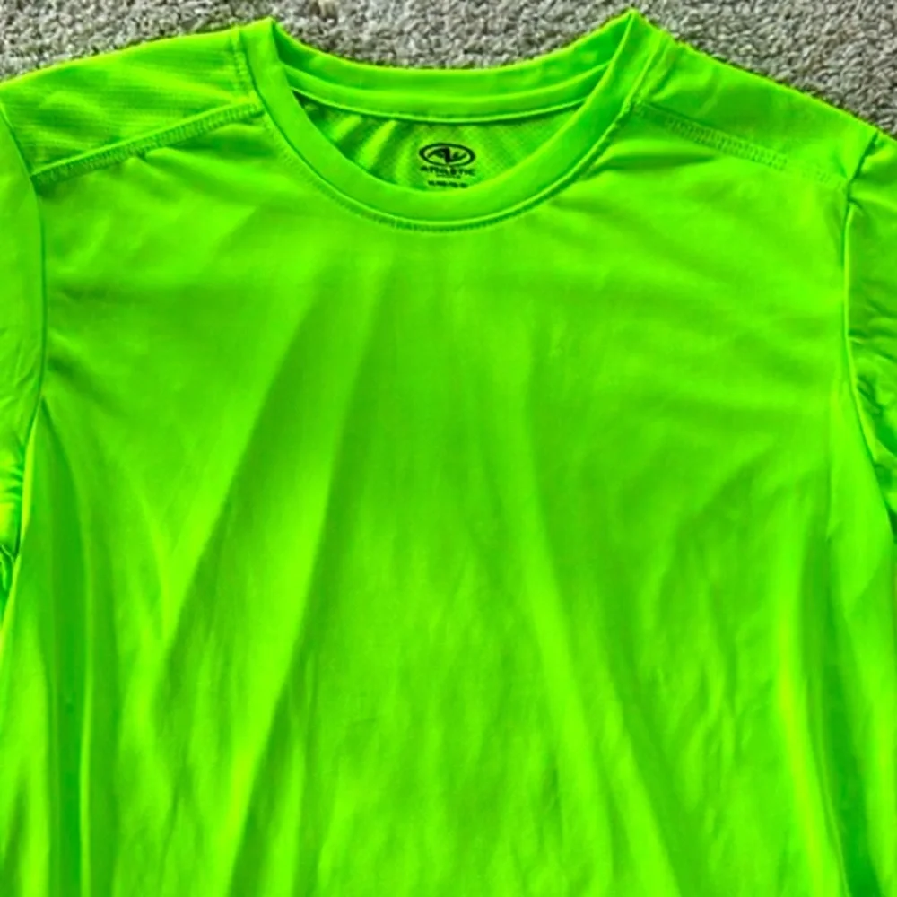 Athletic Works Boys Bright Green Shirt - Picture 2 of 4